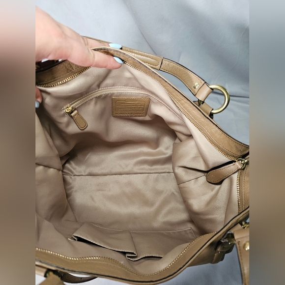 Coach Campbell Shoulder F24883 - Picture 9 of 9